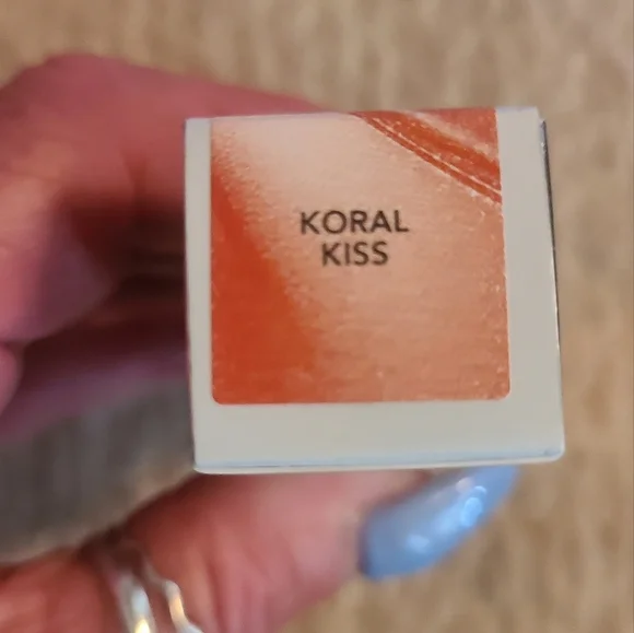 NIB, BUXOM PLUMP SHOT SHEER TINT IN KORAL KISS LIP GLOSS SERUM - Picture 6 of 8